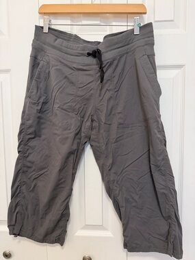 Lululemon Gray Cropped Drawstring Capris, inseam 19”